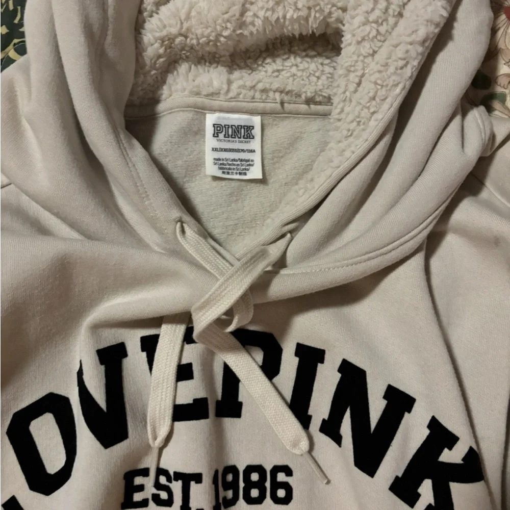 Victoria’s Secret Sherpa Lined 
Love Pink Cream Hoodie - Picture 3 of 4